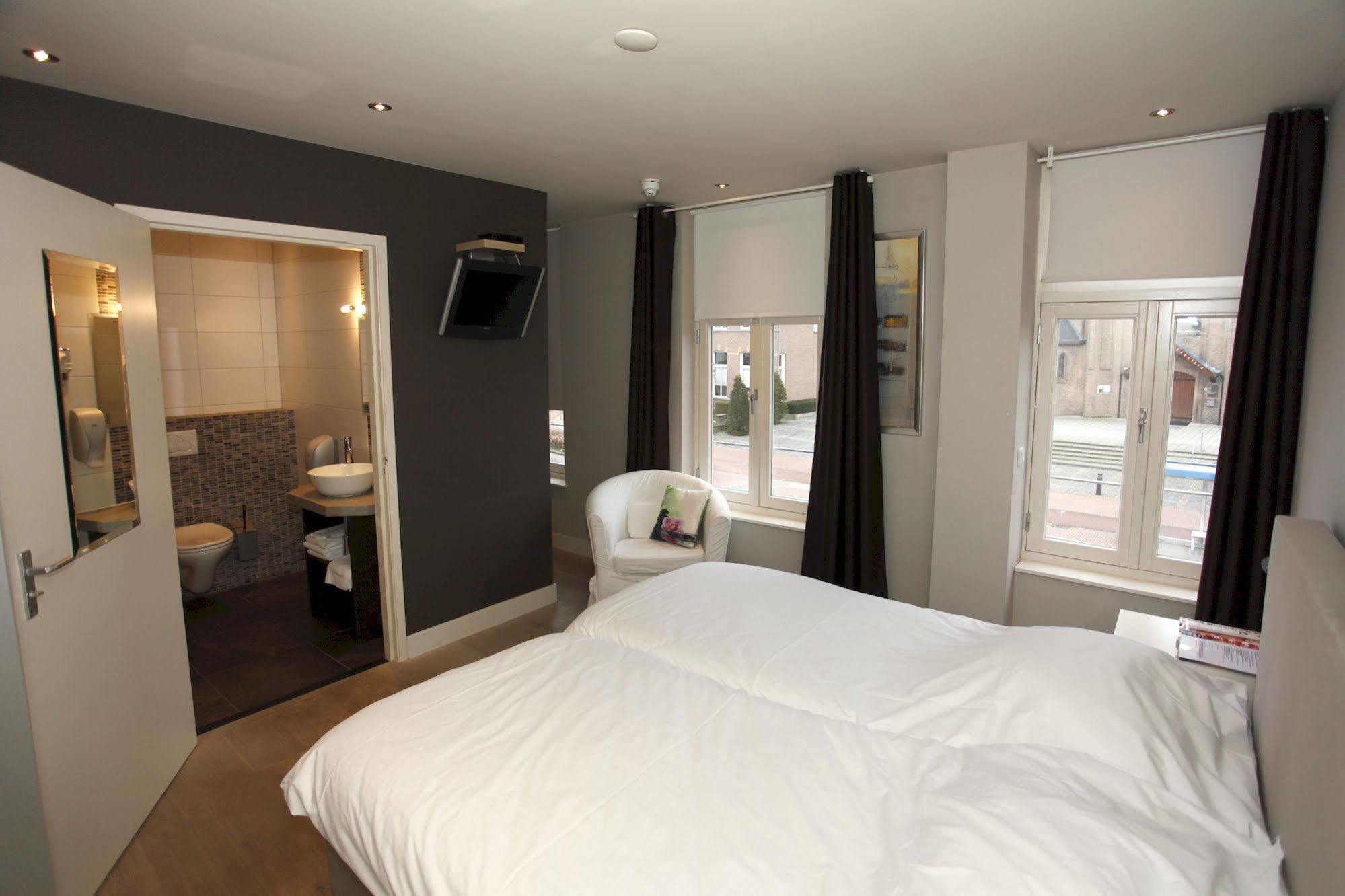 Lightotel Veldhoven Airport Luaran gambar